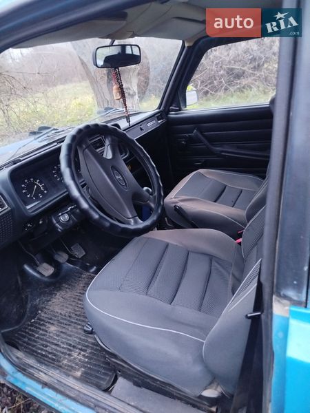 Седан ВАЗ / Lada 2107 2004 в Градижске