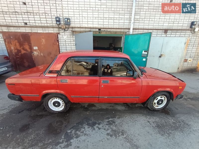 Седан ВАЗ / Lada 2107 1985 в Дніпрі