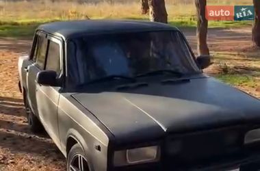 Седан ВАЗ 2107 1987 в Каменском