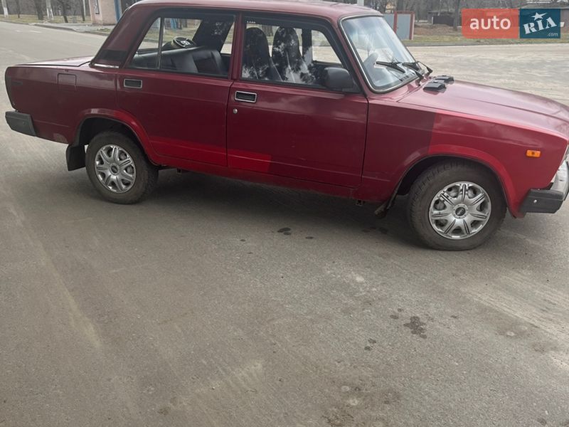 Седан ВАЗ / Lada 2107 1993 в Краматорске