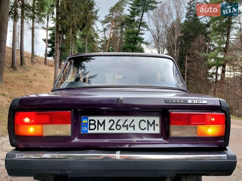Седан ВАЗ / Lada 2107 2001 в Тростянце