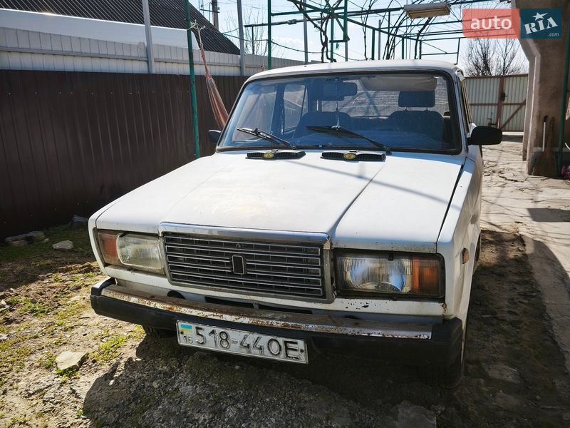 Седан ВАЗ / Lada 2107 1987 в Рені