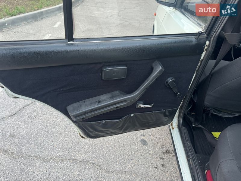 Седан ВАЗ / Lada 2107 1993 в Запорожье фото 13 Седан ВАЗ / Lada 2107 1993 в Запорожье