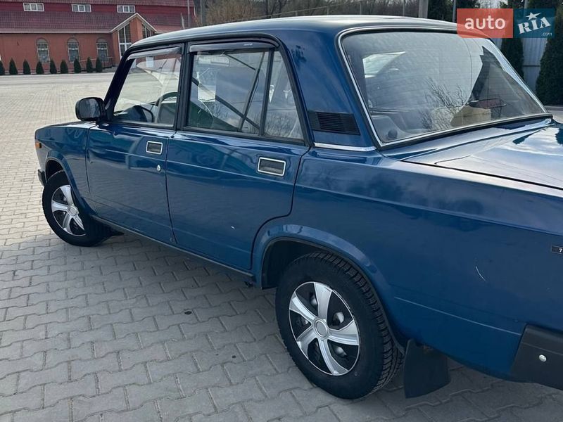 Седан ВАЗ / Lada 2107 2004 в Томашполі