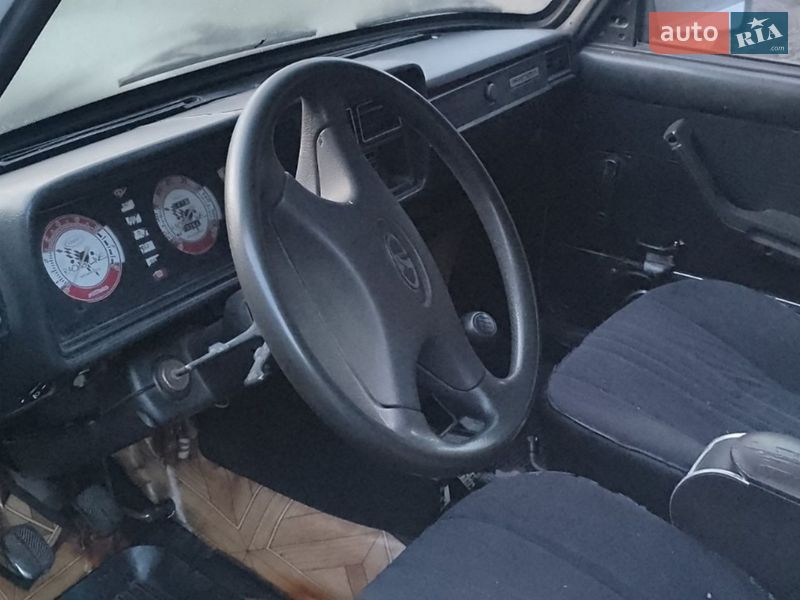 Седан ВАЗ / Lada 2107 2003 в Каменском