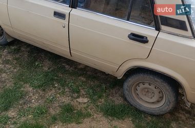 Седан ВАЗ 2107 1987 в Сторожинце
