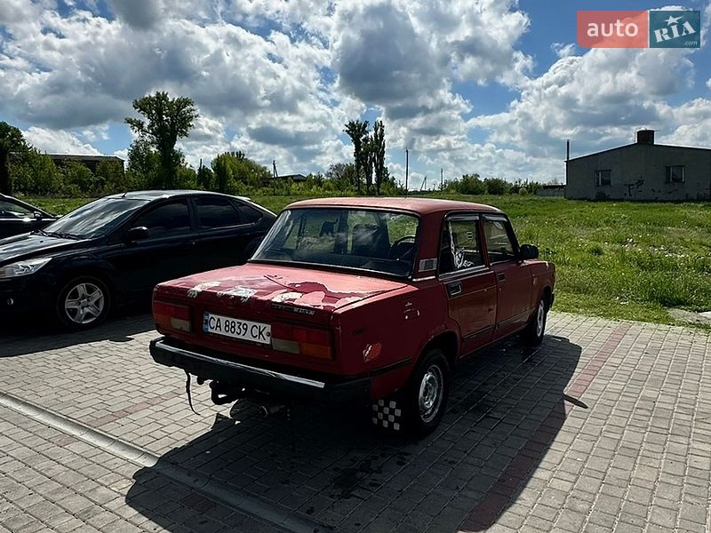 Седан ВАЗ / Lada 2107 1992 в Звенигородке