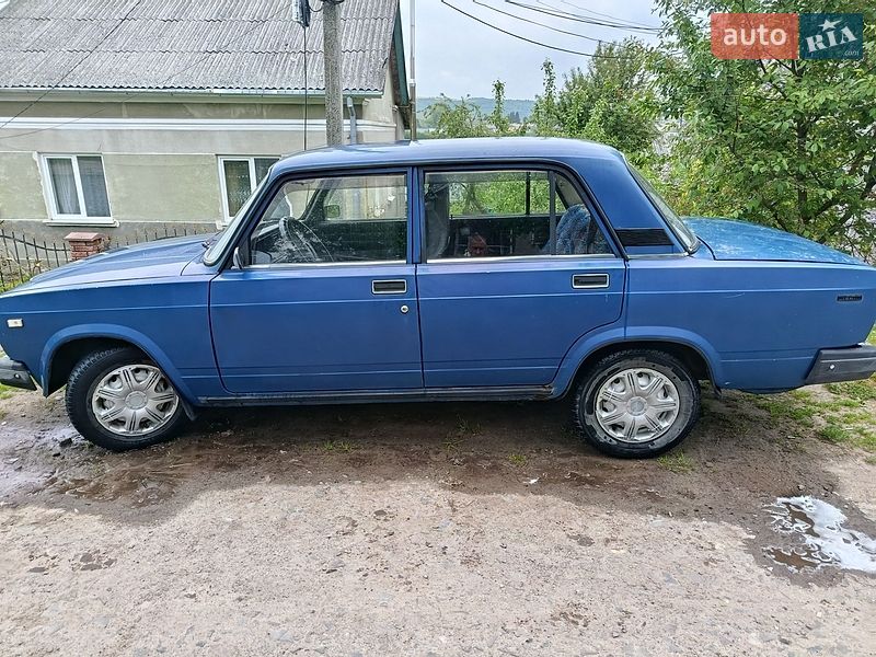 Седан ВАЗ / Lada 2107 2001 в Перемышлянах