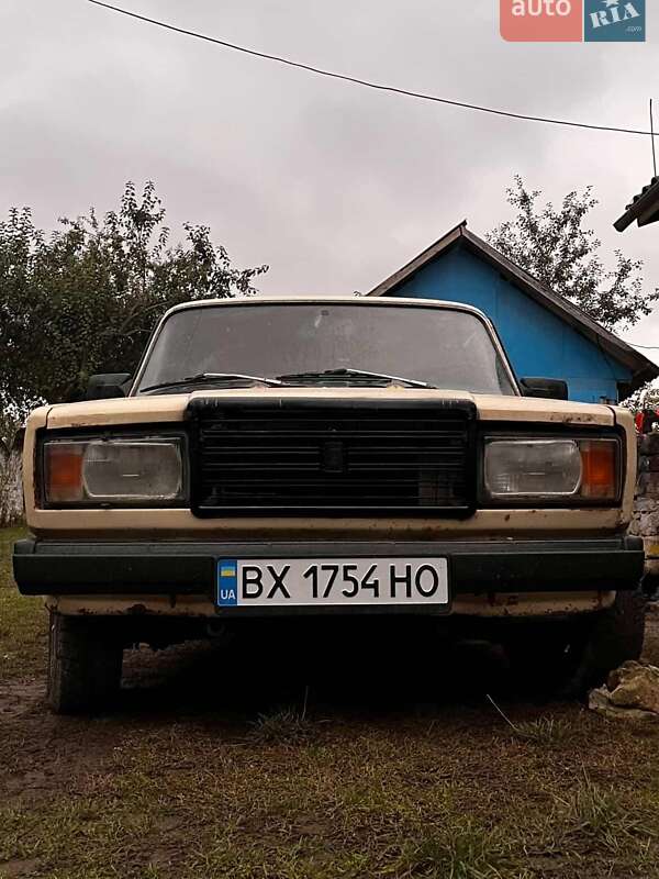 Седан ВАЗ / Lada 2107 1988 в Каменец-Подольском фото 4 Седан ВАЗ / Lada 2107 1988 в Каменец-Подольском