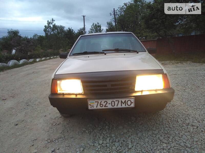 Хэтчбек ВАЗ 2108 1995 в 