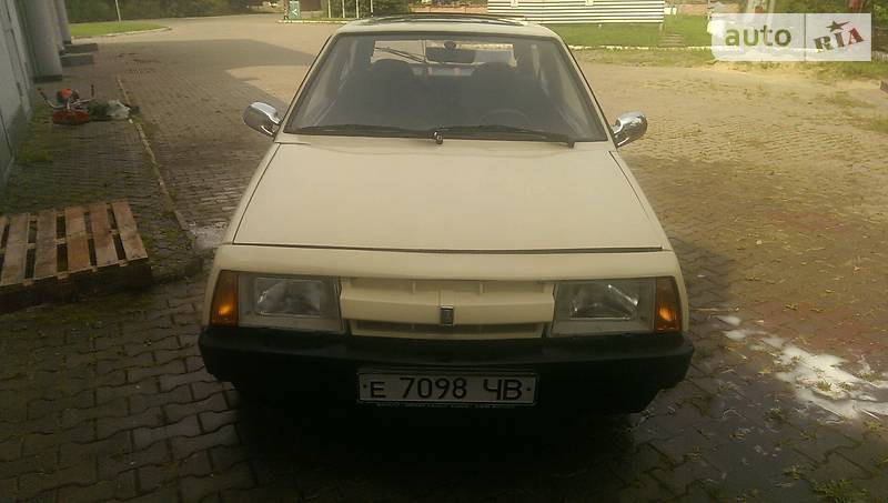 Хэтчбек ВАЗ / Lada 2108 1988 в Черновцах
