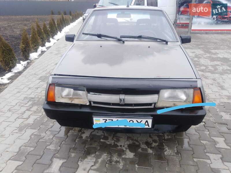 Хэтчбек ВАЗ / Lada 2108 1991 в Черновцах