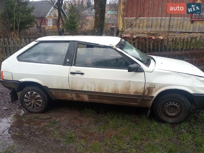 Хетчбек ВАЗ / Lada 2108 1992 в Львові фото 3 Хетчбек ВАЗ / Lada 2108 1992 в Львові