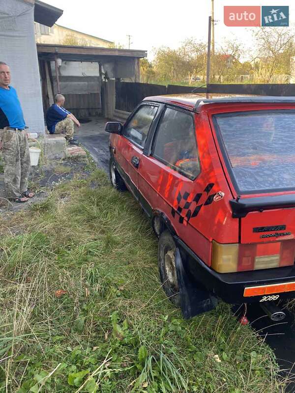 Хэтчбек ВАЗ / Lada 2108 1992 в Новояворовске