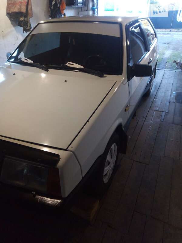 Хэтчбек ВАЗ / Lada 2108 1990 в Новоукраинке