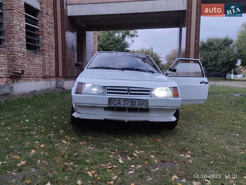 Хэтчбек ВАЗ / Lada 2108 1988 в Чернобае
