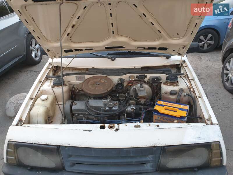 Хэтчбек ВАЗ / Lada 2108 1987 в Киеве фото 6 Хэтчбек ВАЗ / Lada 2108 1987 в Киеве