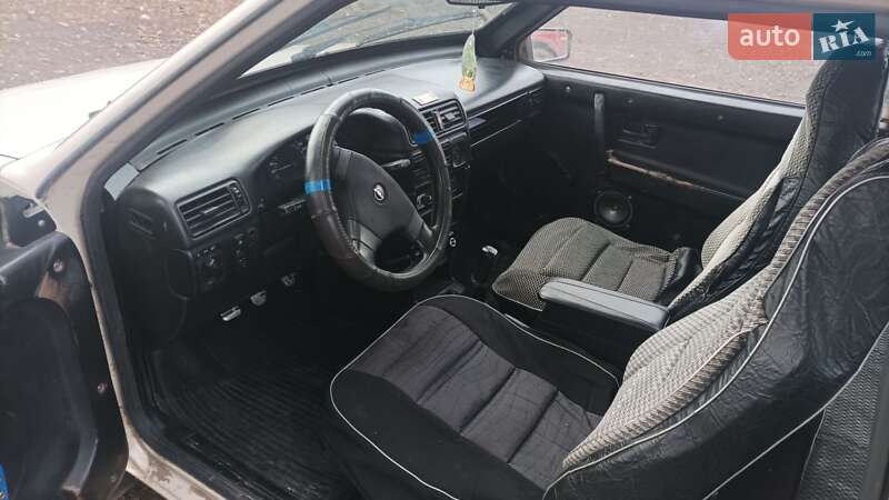 Хэтчбек ВАЗ / Lada 2108 1986 в Катеринополе фото 4 Хэтчбек ВАЗ / Lada 2108 1986 в Катеринополе