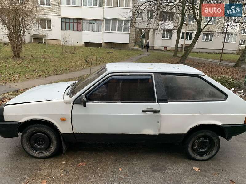 Хэтчбек ВАЗ / Lada 2108 1987 в Новояворовске