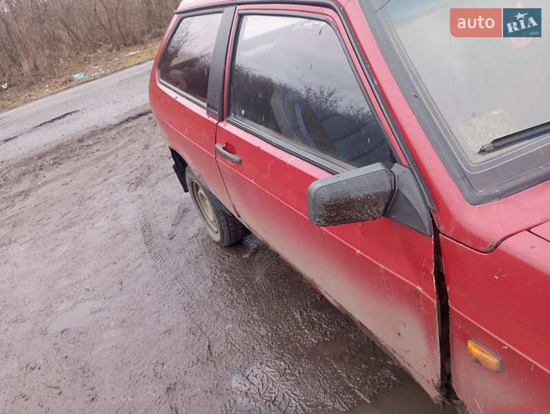 Хэтчбек ВАЗ / Lada 2108 1988 в Краснограде фото 3 Хэтчбек ВАЗ / Lada 2108 1988 в Краснограде