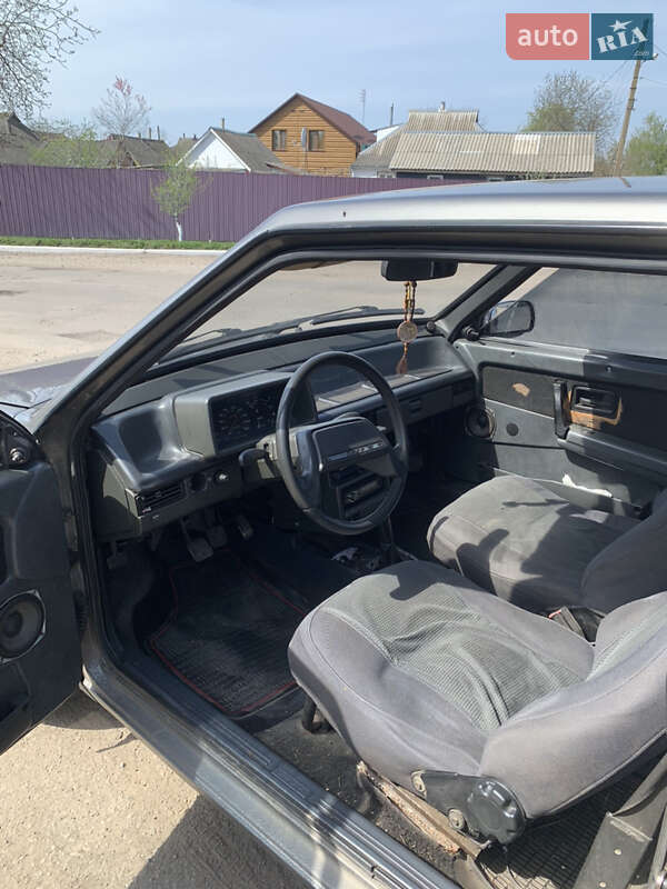 Хэтчбек ВАЗ / Lada 2108 1993 в Миргороде