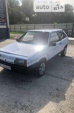 Хэтчбек ВАЗ / Lada 2108 1990 в Бурштыне