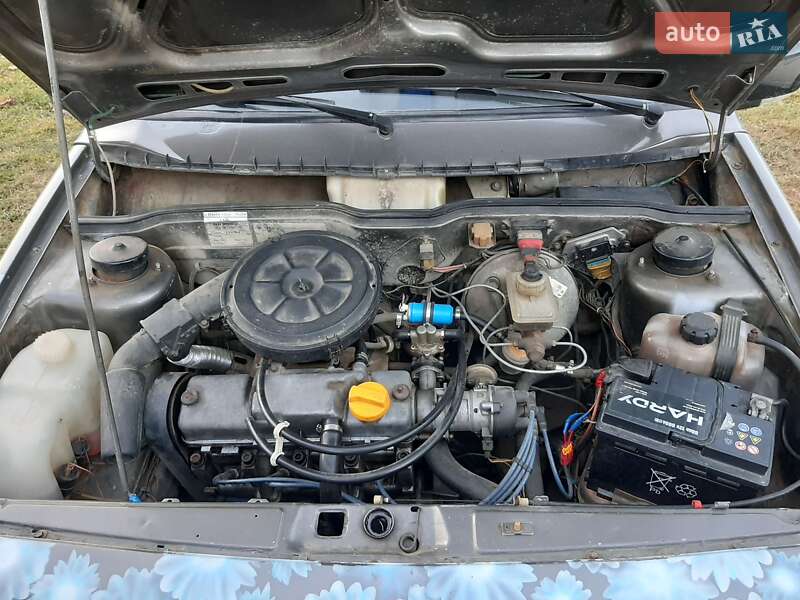 Хэтчбек ВАЗ / Lada 2108 1991 в Косове