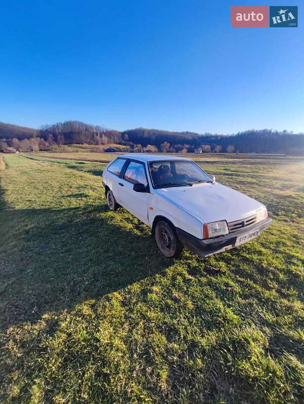 Хэтчбек ВАЗ / Lada 2108 1991 в Черновцах