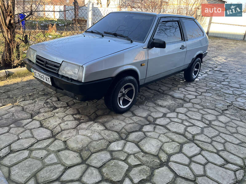 Хетчбек ВАЗ 2108 2002 в 