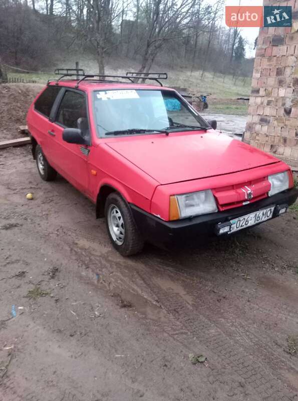 Хэтчбек ВАЗ / Lada 2108 1992 в Черновцах