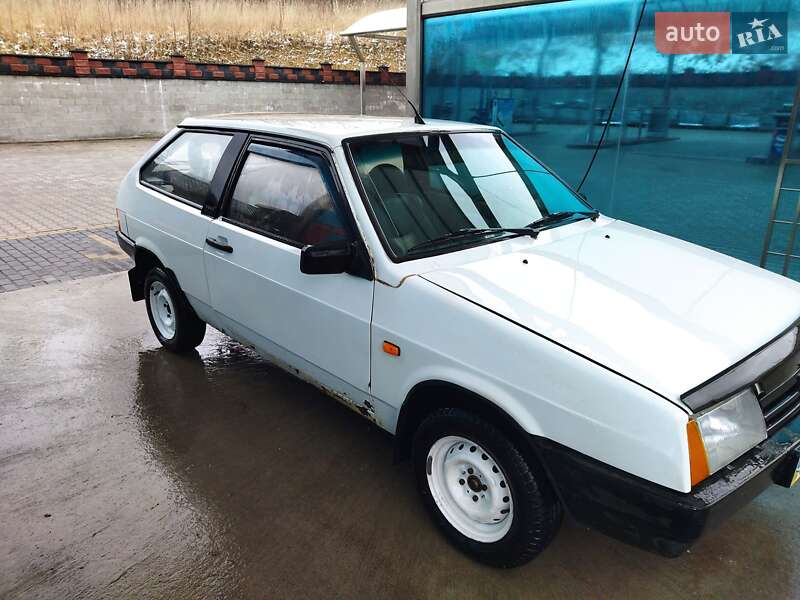Хэтчбек ВАЗ / Lada 2108 1990 в Ровно