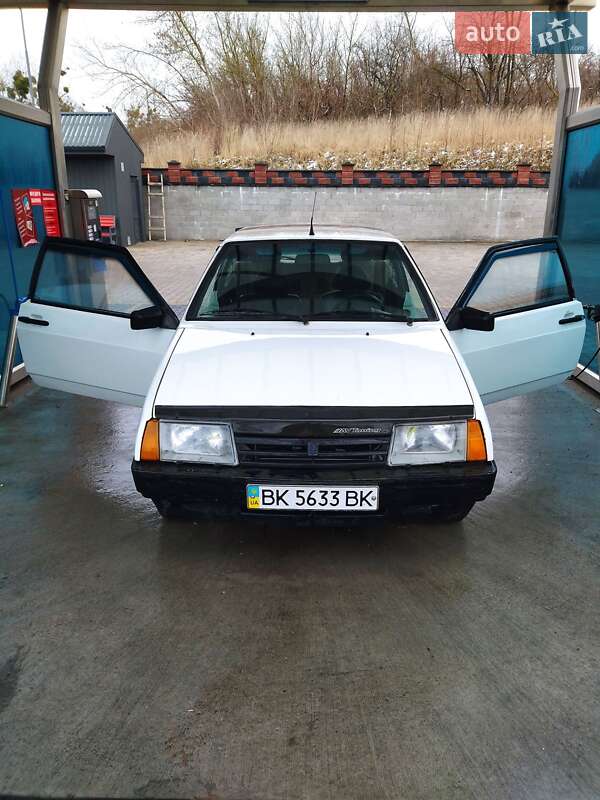 Хэтчбек ВАЗ / Lada 2108 1990 в Ровно