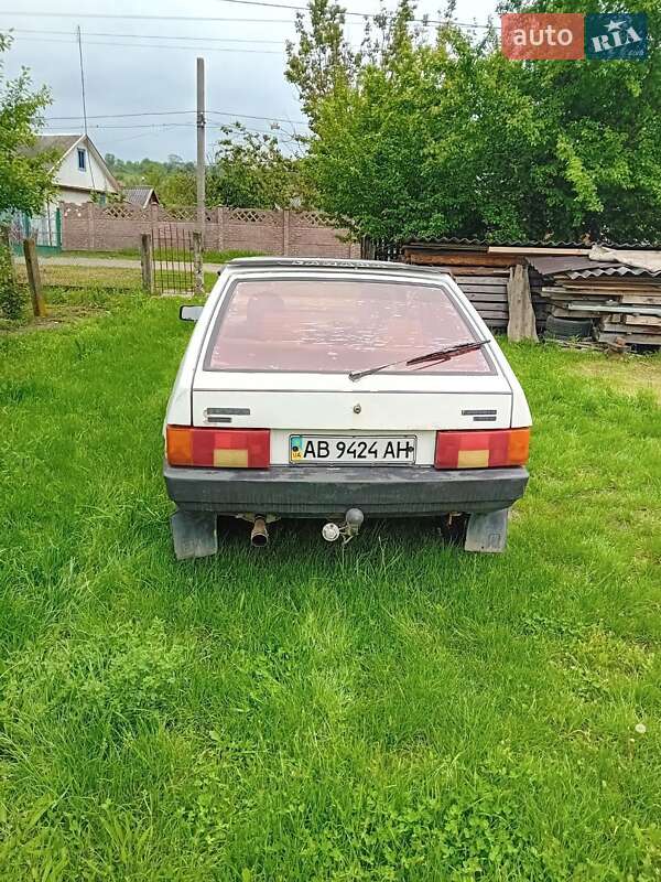 Хэтчбек ВАЗ / Lada 2108 1991 в Черновцах фото 3 Хэтчбек ВАЗ / Lada 2108 1991 в Черновцах