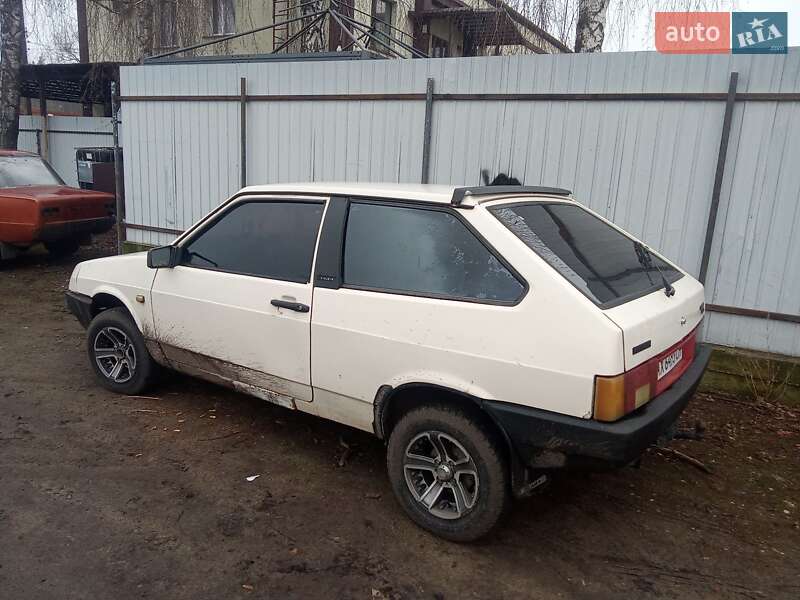 Хэтчбек ВАЗ 2108 1988 в 