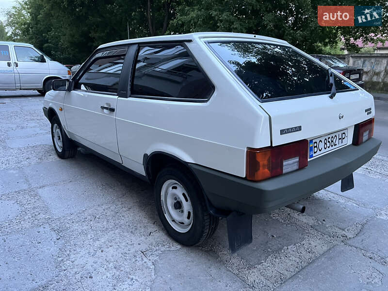 Хэтчбек ВАЗ / Lada 2108 1990 в Львове