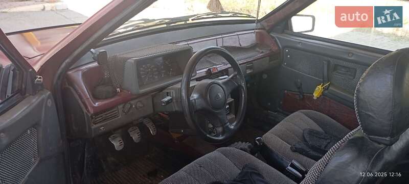Хэтчбек ВАЗ / Lada 2108 1992 в Херсоне