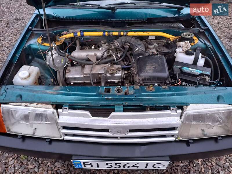 Хэтчбек ВАЗ / Lada 2108 2001 в Полтаве