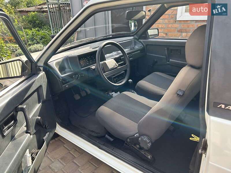Хетчбек ВАЗ / Lada 2108 1991 в Ромнах