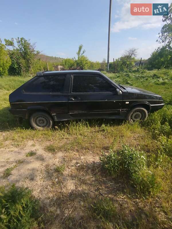 Хэтчбек ВАЗ / Lada 2108 1987 в Окнах