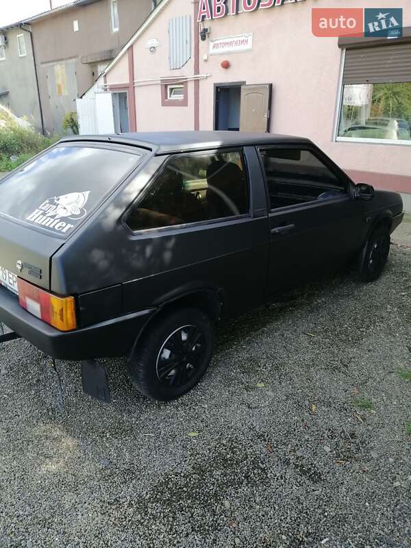 Хэтчбек ВАЗ / Lada 2108 1990 в Черновцах