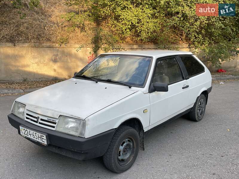 Хэтчбек ВАЗ 2108 1992 в 