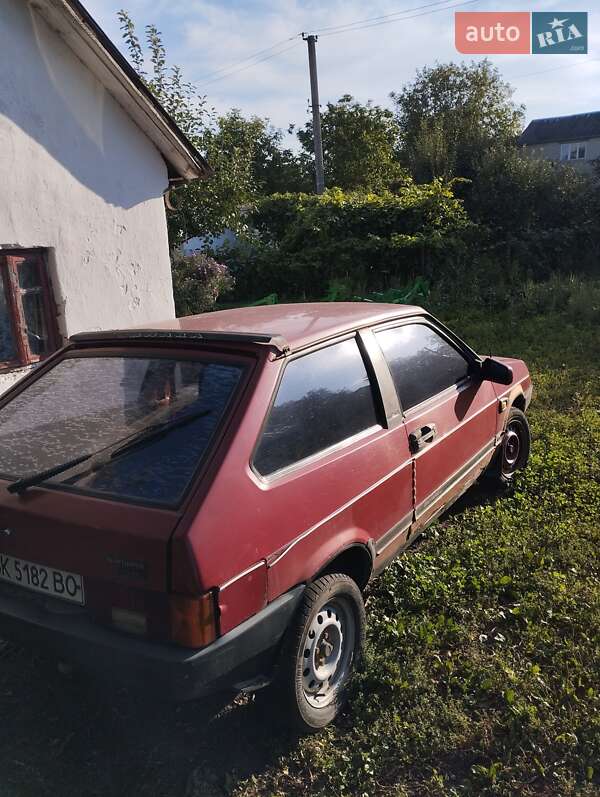 Хэтчбек ВАЗ / Lada 2108 1992 в Ровно