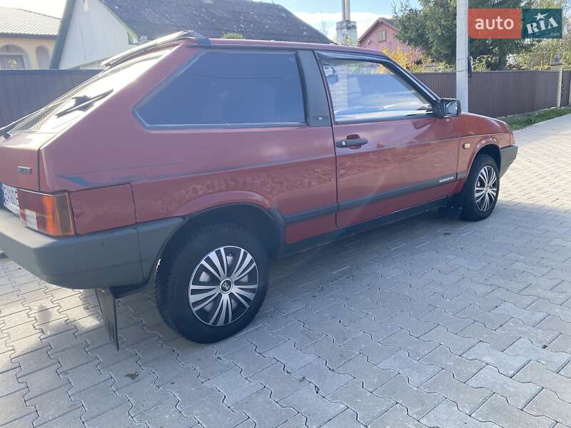 Хэтчбек ВАЗ / Lada 2108 1990 в Черновцах