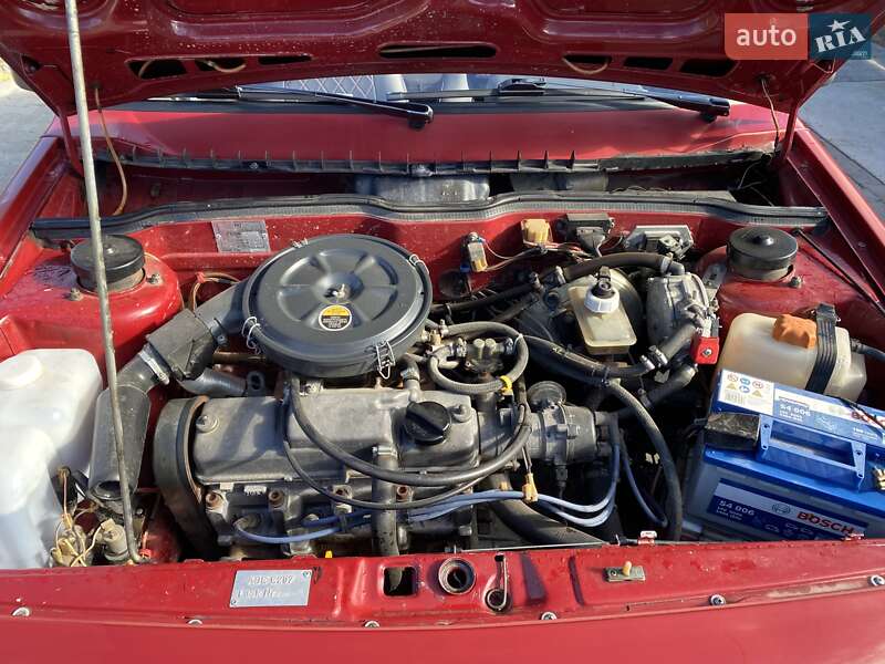 Хэтчбек ВАЗ / Lada 2108 1990 в Черновцах