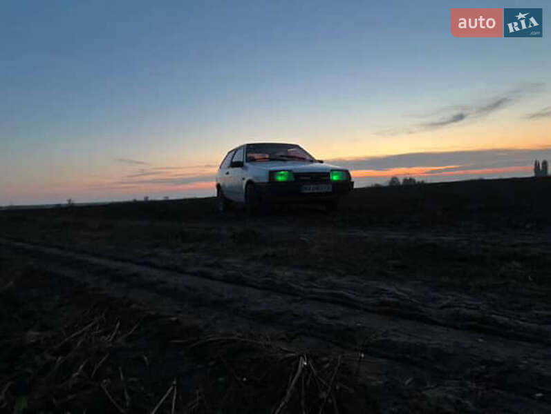 Хетчбек ВАЗ / Lada 2108 1989 в Городку