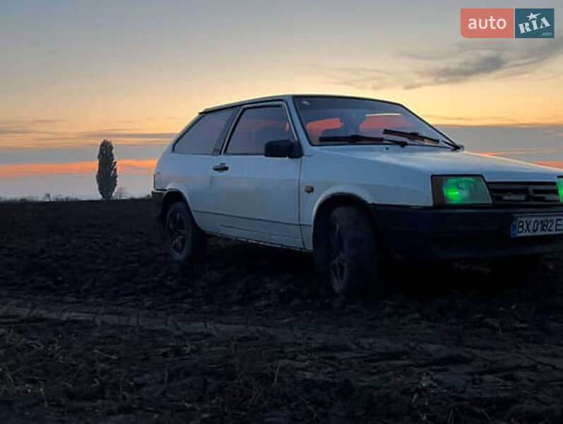 Хетчбек ВАЗ / Lada 2108 1989 в Городку