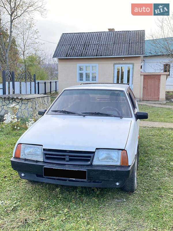 Хетчбек ВАЗ / Lada 2108 1990 в Чернівцях