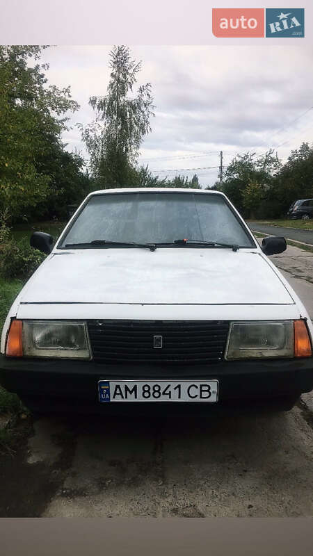Хетчбек ВАЗ / Lada 2108 1987 в Житомирі