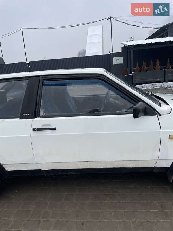 Хэтчбек ВАЗ / Lada 2108 1992 в Белогорье фото 6 Хэтчбек ВАЗ / Lada 2108 1992 в Белогорье
