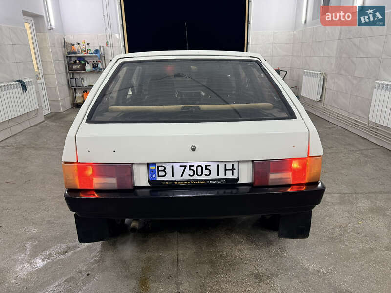 Хетчбек ВАЗ / Lada 2108 1985 в Краснограді